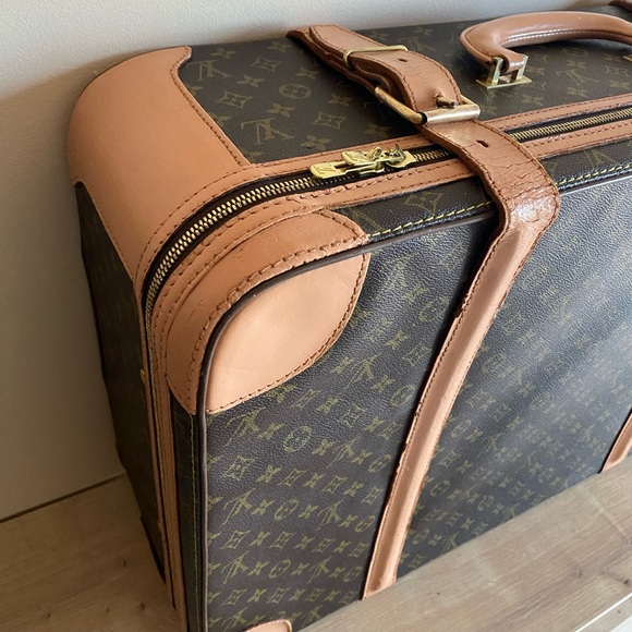 Authentic Louis Vuitton suitcase - Picture 5 of 13
